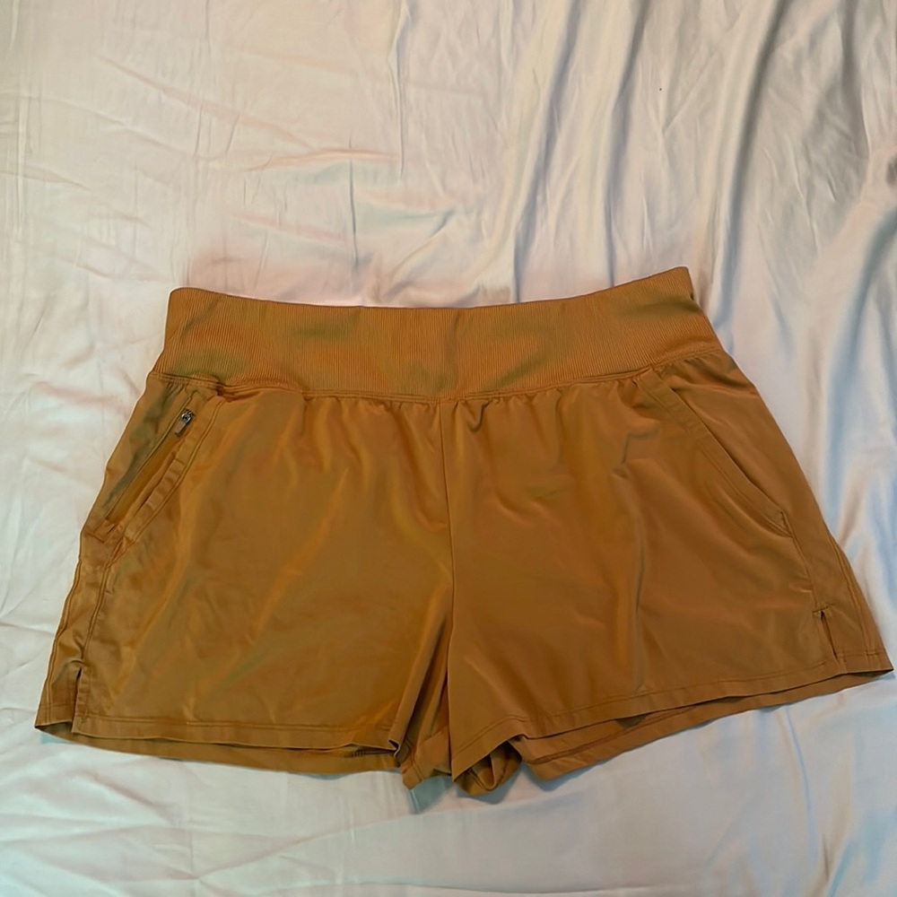 ALL IN MOTION| Women’s Plus Size Knit Waist Stretch Woven Shorts in Butterscotch